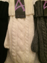 Load image into Gallery viewer, Ladies cable knit mittens
